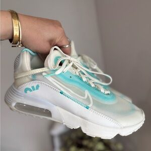 Nike Air Max 2090 Pack‎ Sail White and Teal Athletic Shoes